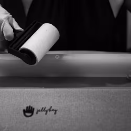 Packing process for the Navigator of Sea Wrist Rest.