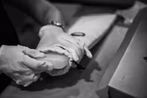 Packing process for the Navigator of Sea Wrist Rest.