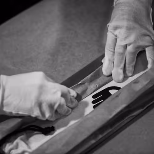 Packing process for the Navigator of Sea Wrist Rest.