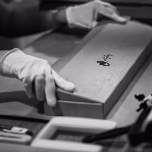 Packing process for the Navigator of Sea Wrist Rest.
