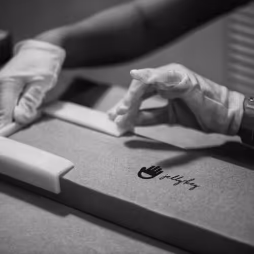 Packing process for the Navigator of Sea Wrist Rest.