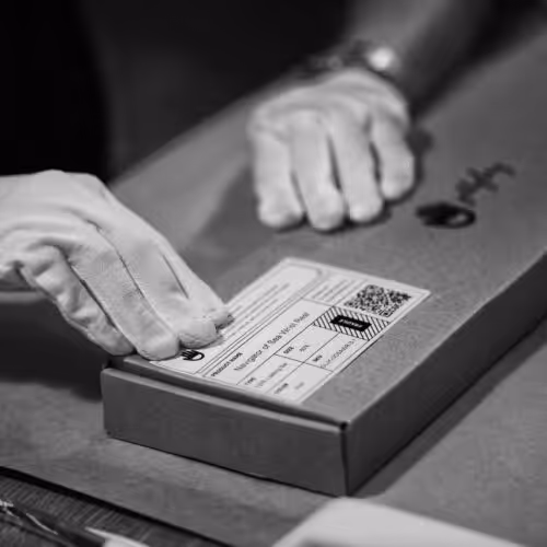 Packing process for the Navigator of Sea Wrist Rest.
