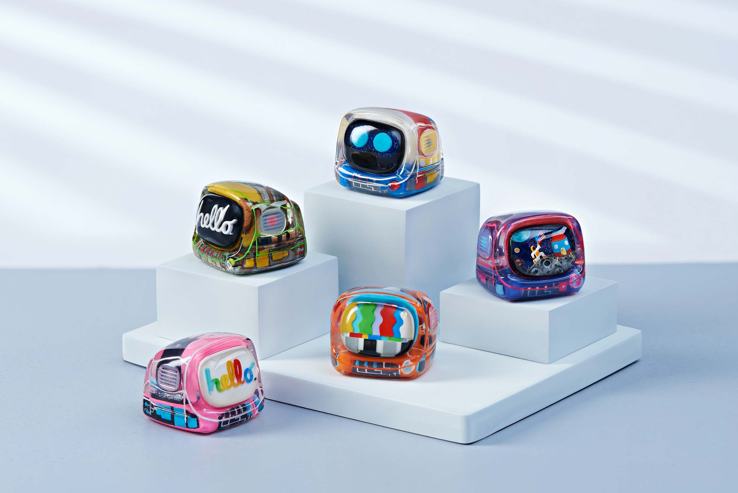 Retro TV series – Life on planets artisan keycap by Jelly Key