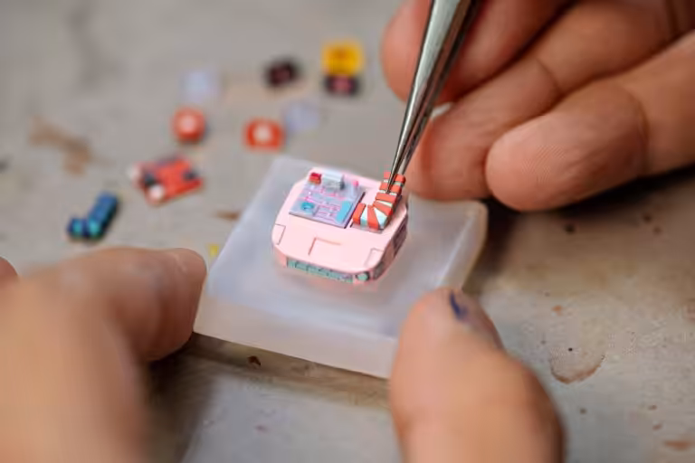 Retro TV series โ Life on planets artisan keycap by Jelly Key