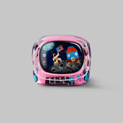 Retro TV series – Life on planets artisan keycap by Jelly Key