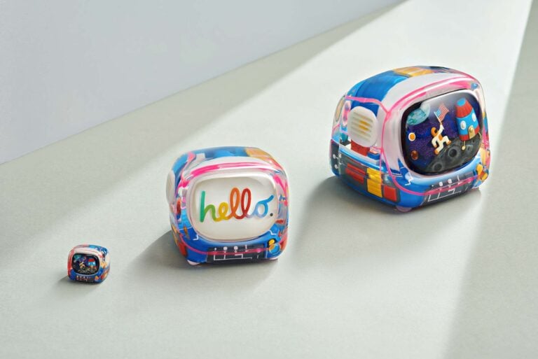 Retro TV series – Life on planets art toy - artisan keycap by Jelly Key
