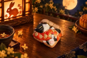Moonlit Mischief Fishy Cuddle 1.25u cat artisan keycap